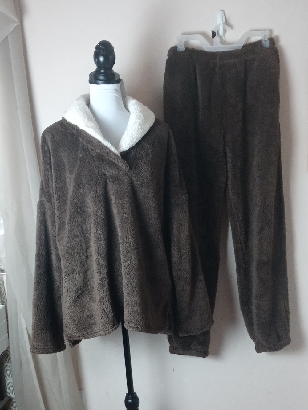 NWT Fashion Clothing Cozy Plush Top & Pants Set